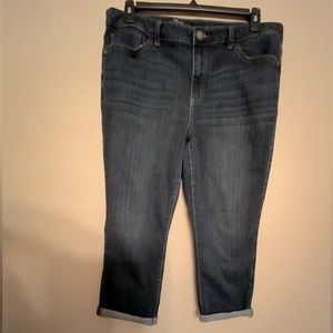Simply Vera Dark Wash Denim Capris